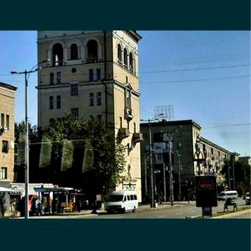 От собственника  сдам в центре БОЛЬШУЮ однокомнатную квартиру