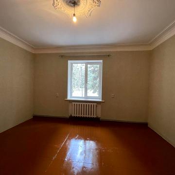 Продам квартиру в центрі міста