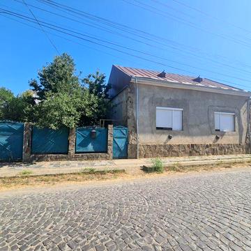 Продається будинок біля термальних басейнів в м.Берегове
