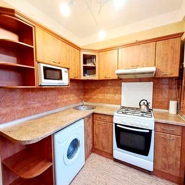 Дніпровська набережна 9А, газ,невисокий поверх, м Лівобережна