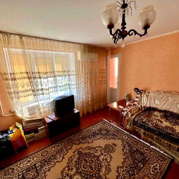 Продається простора 2-кімнатна квартира, чешка, 50м2, Корабельний.