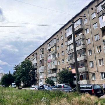 Продаю 1 кімн квартира біля парку