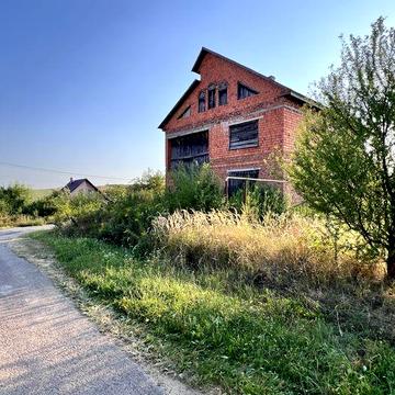 Продається  будинок ( коробка під дахом) с. Залужжя Мукачівський район