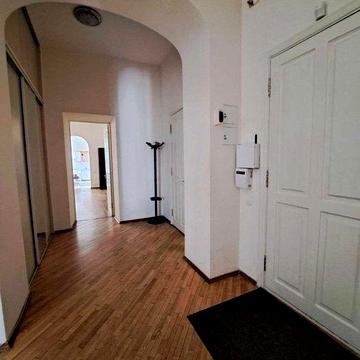 Оренда квартири під житло чи офіс 330 м² на Шота Руставелі.