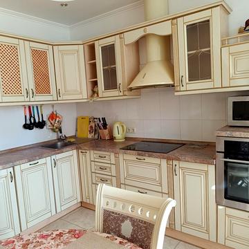 Миколи Бажана просп., 8-Б