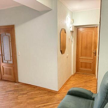 Продається 4-кімнатна квартира під житло або бізнес! Фасад! Центр!