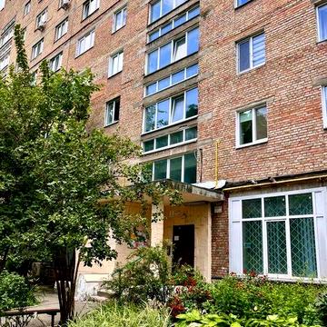 Без комісії! 2-кімнатна квартира біля виходу з метро Васильківська!