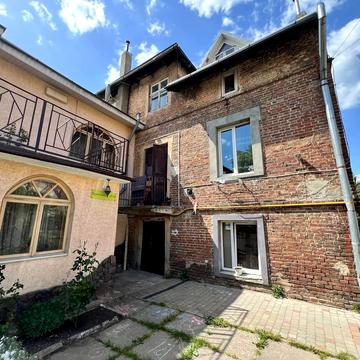 Перекопська вул., 16