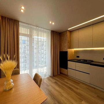 Продаж 1.5 кім з дизайнерським ремонтом та балконом в ЖК Family Plaza ЖК Family Plaza