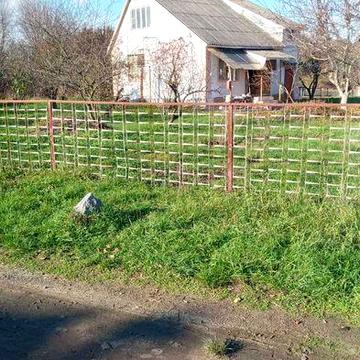 продається нерухомість с.бровки житом.обл на залізн.лінії на козятин