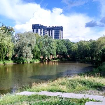 Юності вул., 3