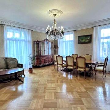 Продаж 3-кімнатної квартири 110 м2 по вул. Пилипа Орлика 6 Печерський