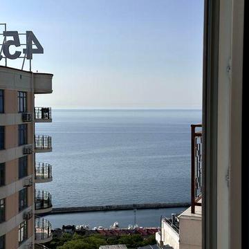 Квартира в Аркадии с боковым видом на море