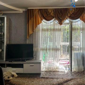 Оренда 1 кімнатної квартири в центрі міста, з паркомісцем