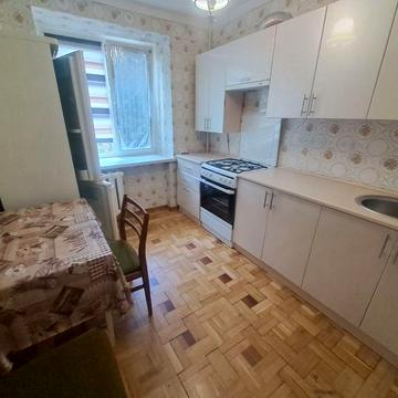 Сдам Глушко Киевский рынок 2х комнатную квартиру