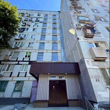 Сдам 1 комнатную квартиру на ж/м Тополь 2 возле Сельпо.