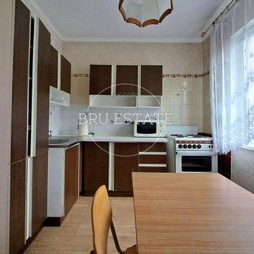Продаж 3 к квартири з ремонтом в Дарницькому районі  3й поверх