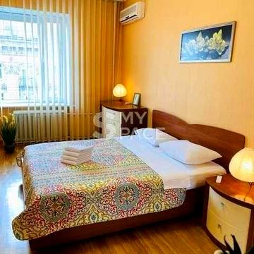 2-кімнатна квартира в самому серці Києва, вул. Прорізна, 10