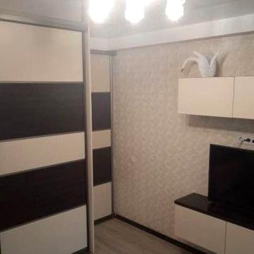 Продается 2-комнатная квартира с ремонтом, метро Черниговская