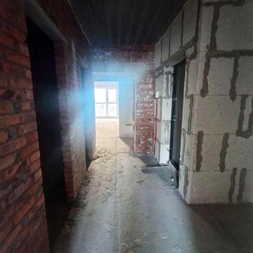 Продаж 3 кімнатної квартири в новобудові