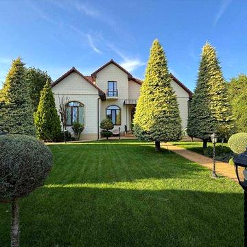 Продается дом у моря в Совиньоне, 300 м², участок 10 соток.