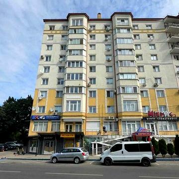 Продам 2х кімн. новобудову на Героїв Майдану 160 з коміркою в підїзді