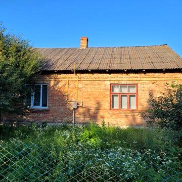 Будинок в селі Миротин
