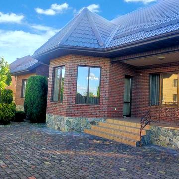 Продаж добротного будинку з сучасним ремонтом!