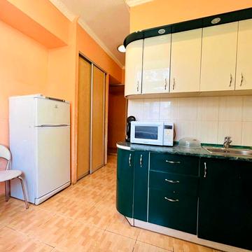 Сдам двух комнатную квартиру в Центре , ул. Европейская !