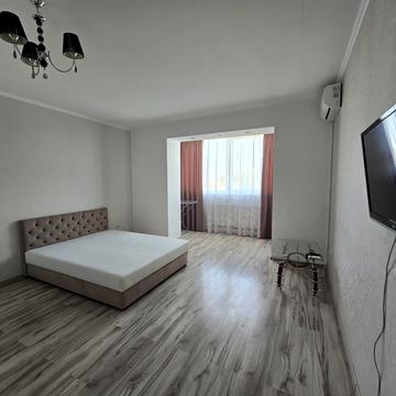 Володимира Стельмаха вул. (Курчатова), 62