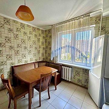 Продаж 2 к квартири з ремонтом Позняки 10 хвилин пішки