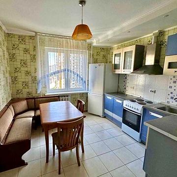 Продаж 2 к квартири з ремонтом Позняки 10 хвилин пішки