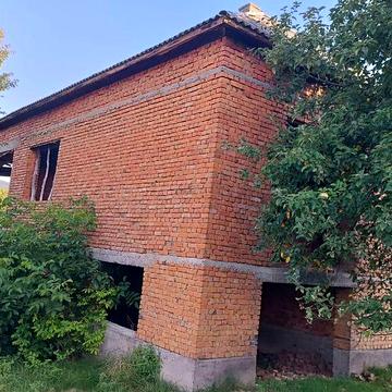 Продається цегляний будинок