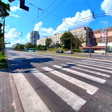 Продам 2 кімнатну квартиру з ремонтом – пр. Лукяненко (3 поверх )