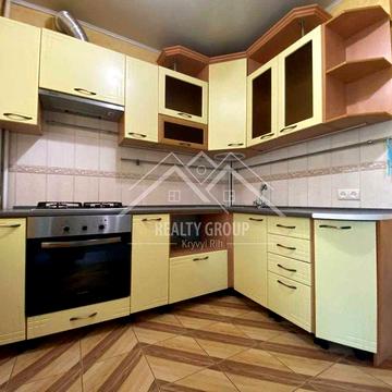 Термово продається 3-кімнатна квартира в районі автотехнікуму