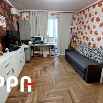 Продаж 2-кімнатної квартири з ремонтом, вул. С. Синенка