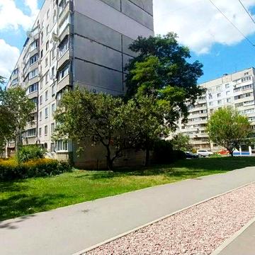 Сдаю 2 комнатную квартиру, метро Дворец Спорта 10 минут пешком.