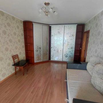 Продам 2-кім Квартиру по вул. Чорних Запорожців
