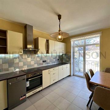 Продаж 3к квартири 90 м.кв / новобудова / Центр