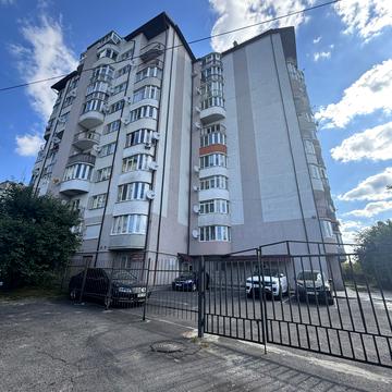 Володимира Вернадського вул., 42