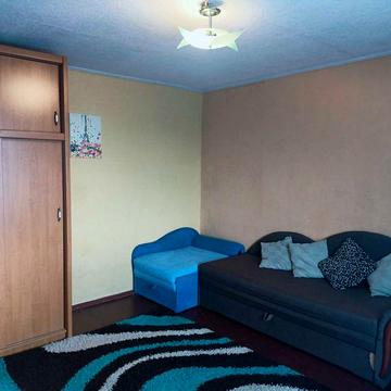 Продам 1-на кімнату квартиру на Дзержинці