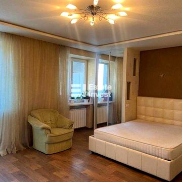 Продам 3 кімн. квартиру на вул. Академіка Богомольця, 5.