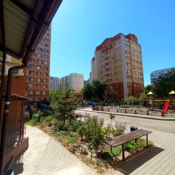 Владислава Бувалкіна вул. (Бочарова Генерала), 75