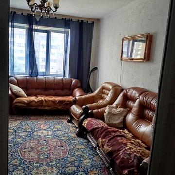 Три кімнатна квартира по вулиці проспект Червоної Калини 8