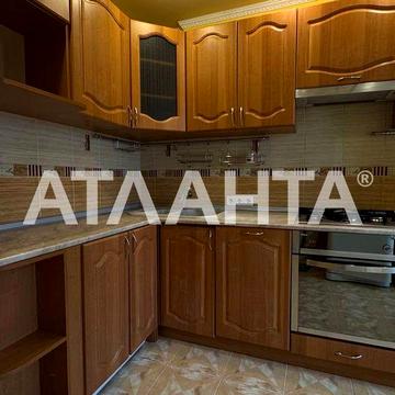 Продається 2-кімнатна квартира з гаражем на Оболоні