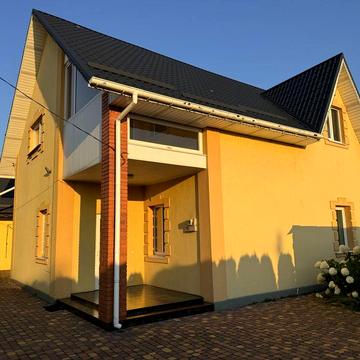 Будинок в Богданівці, Броварський район, центральна вулиця