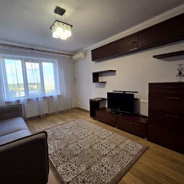 Героїв Космосу вул., 11