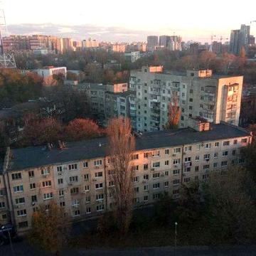 Продам 2 комн.  квартиру на Среднефонтанской возле парка