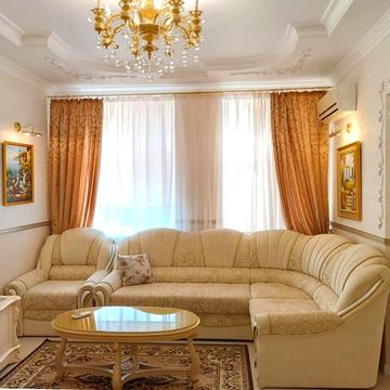 Богдана Хмельницького вул., 37/2
