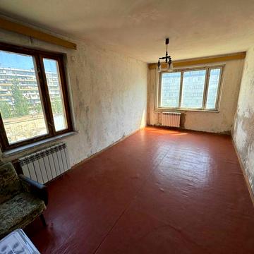 Продаж 3-к видової квартири по вул. Дніпровська Набережна, 11